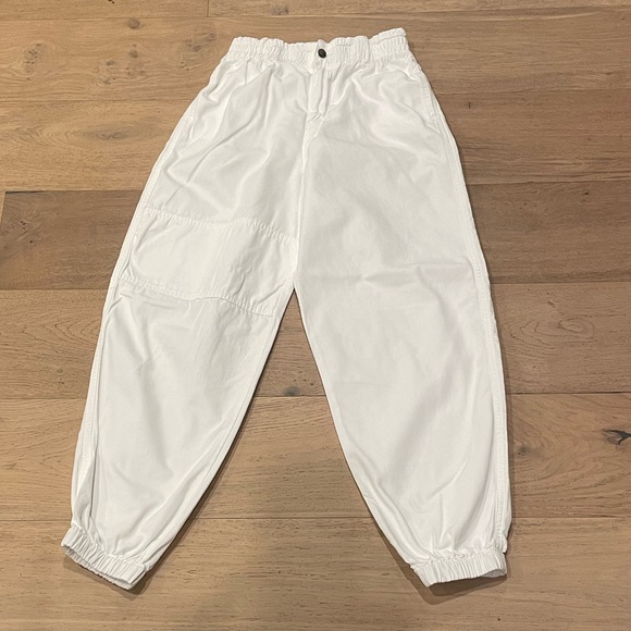 EUC Size 4 TOP SHOP white cargo pants - Picture 5 of 8